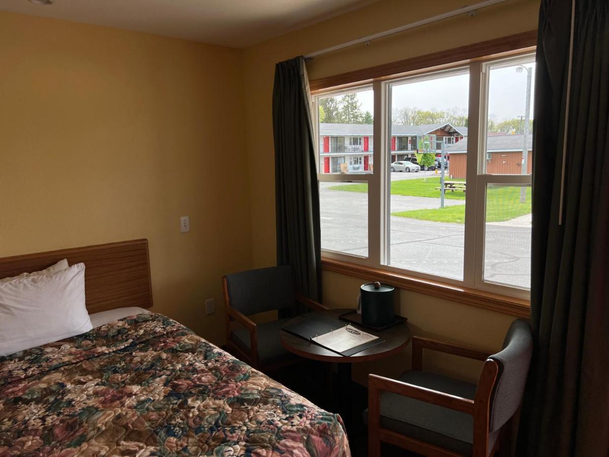 All Star Inn & Suites Уисконсин Делс Екстериор снимка